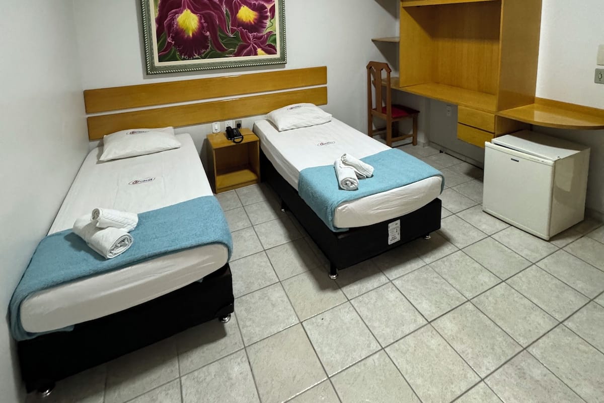 Kamer, 2 eenpersoonsbedden | 7 slaapkamers, gratis wifi