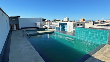 2 piscinas externas