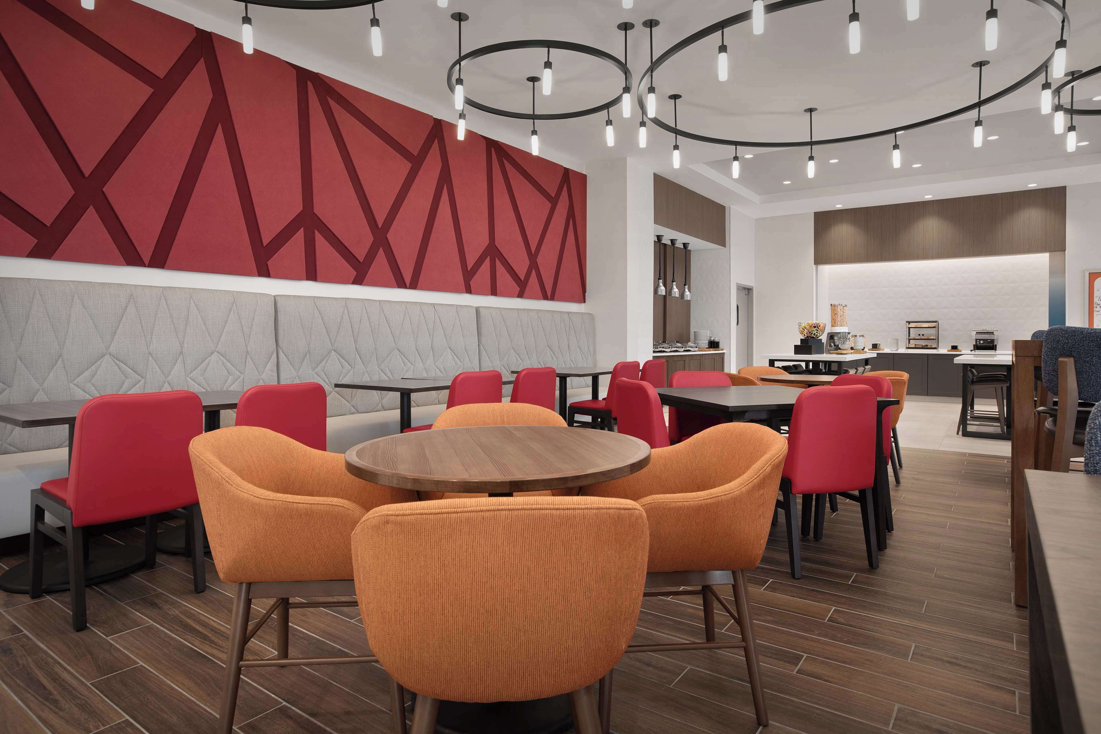 Desayuno buffet diario (USD 16.63 por persona)