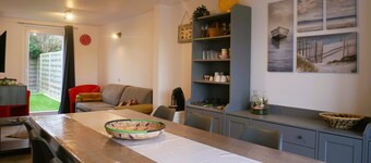 Seastar - Quietly located 2 bedroom cottage within walking distance to the beach.