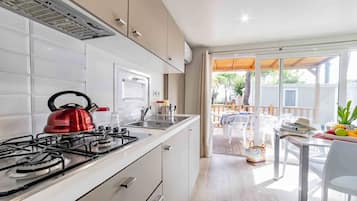 Family Mobile Home | Private kitchen