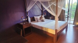 5 bedrooms, WiFi, bed sheets - Hotel Palacio
10Minutes away from the airport, 26 Rooms ready &waiting for you.. (Puerto Princesa City Palawan)