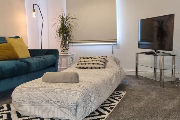 1 chambre, bureau, fer et planche à repasser, Wi-Fi