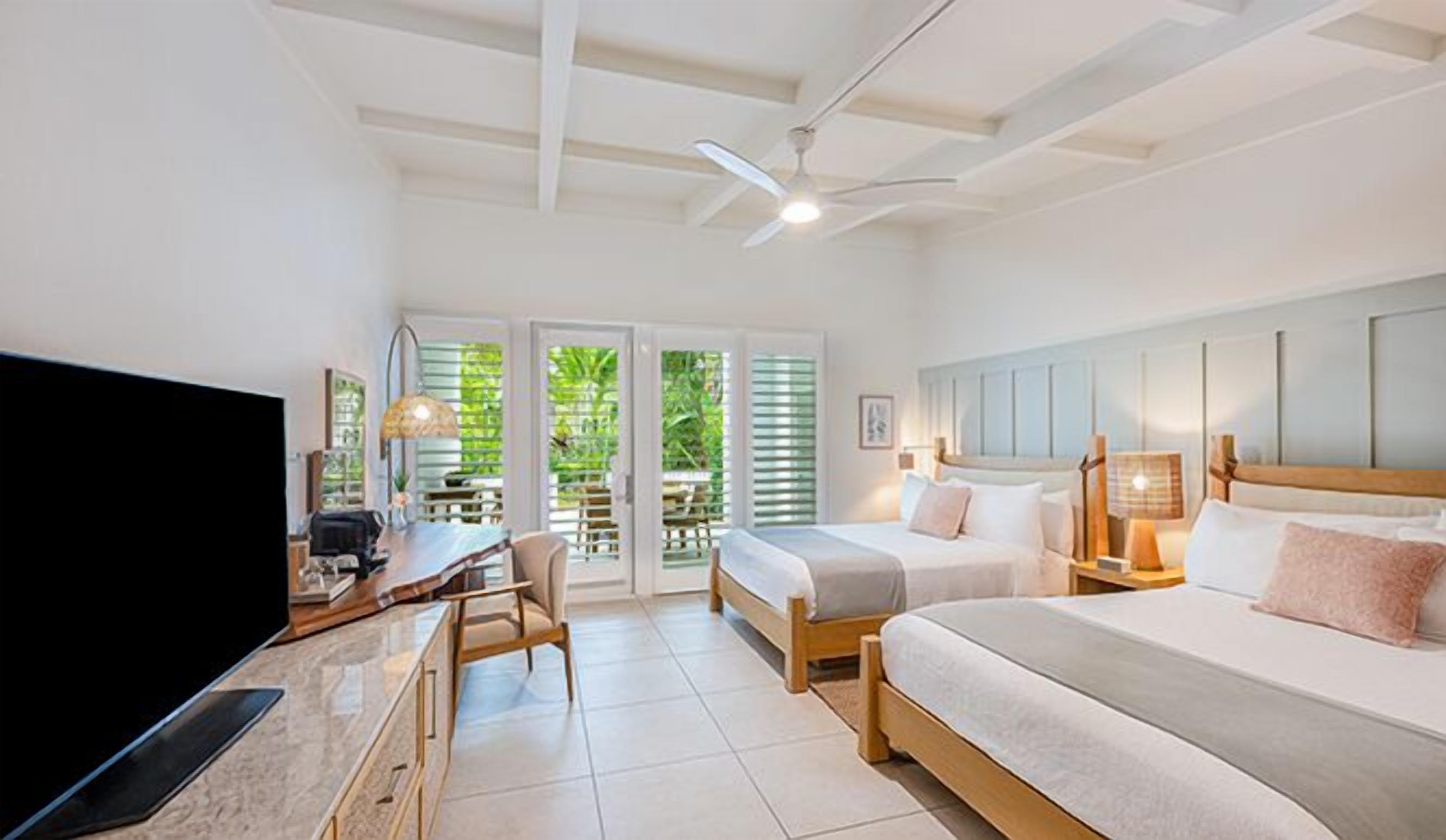 Cozy Coastal Haven for Relaxation! With Pools and Water Sports Onsite!