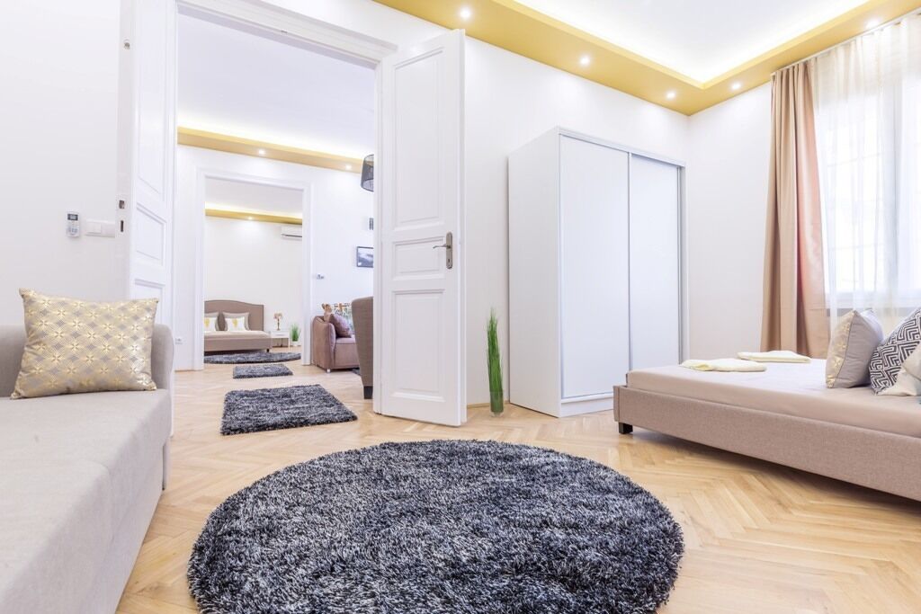 4 bedrooms, iron/ironing board