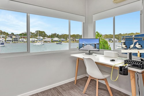Balmoral Waterfront Escape at Lake Macquarie