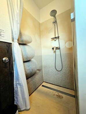 Shower, hair dryer - Willkommen im Ferienzimmer Nummer 14! (Großenbrode)