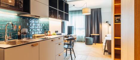 Down comforters, in-room safe, blackout drapes, soundproofing