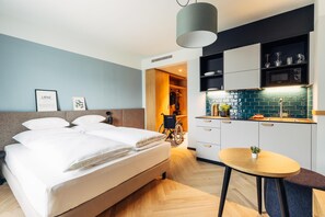 Down comforters, in-room safe, blackout drapes, soundproofing - harry's home Lienz hotel & apartments (Lienz)