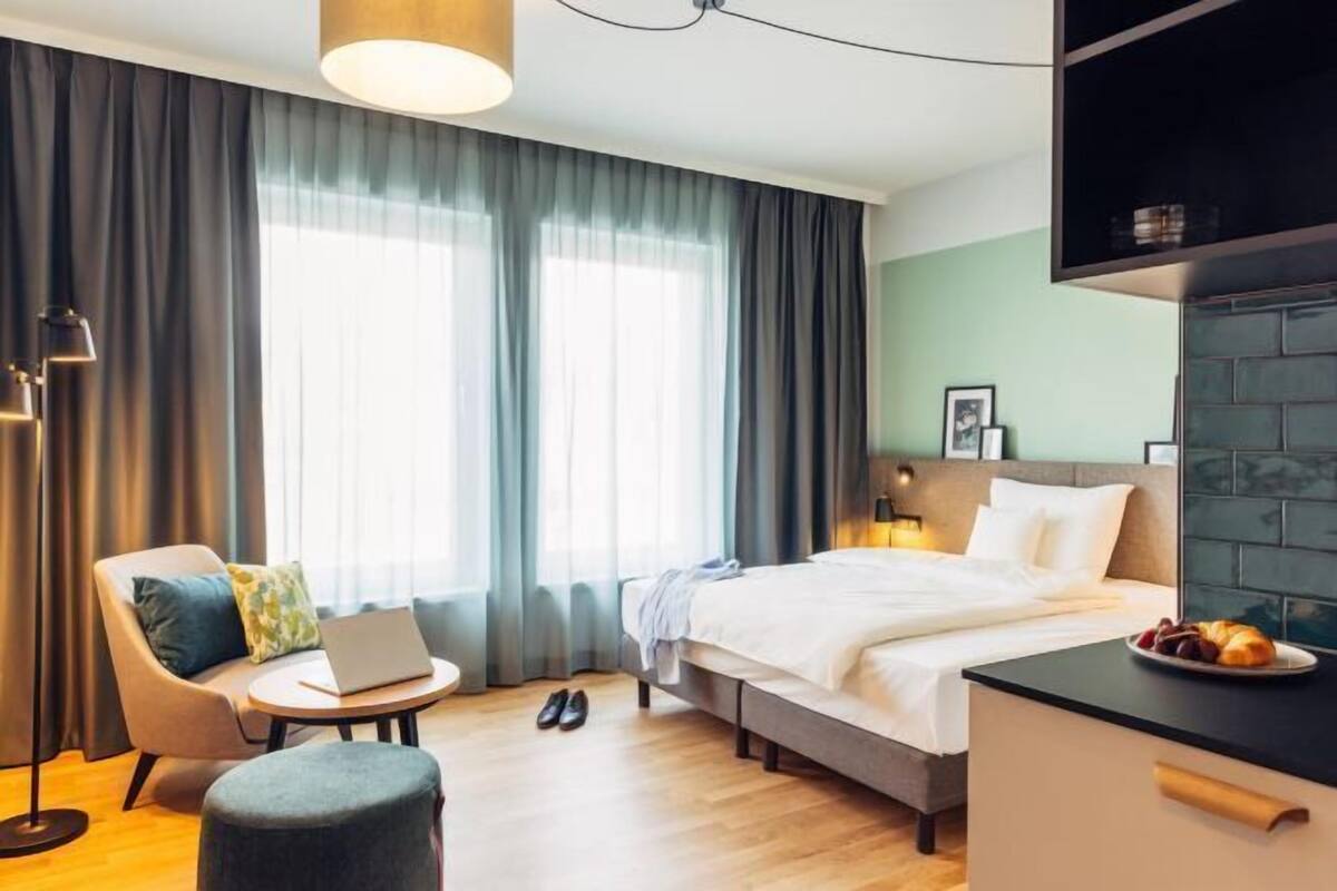 Down comforters, in-room safe, blackout drapes, soundproofing