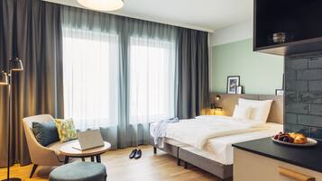 Standard Studio | Down comforters, in-room safe, blackout drapes, soundproofing