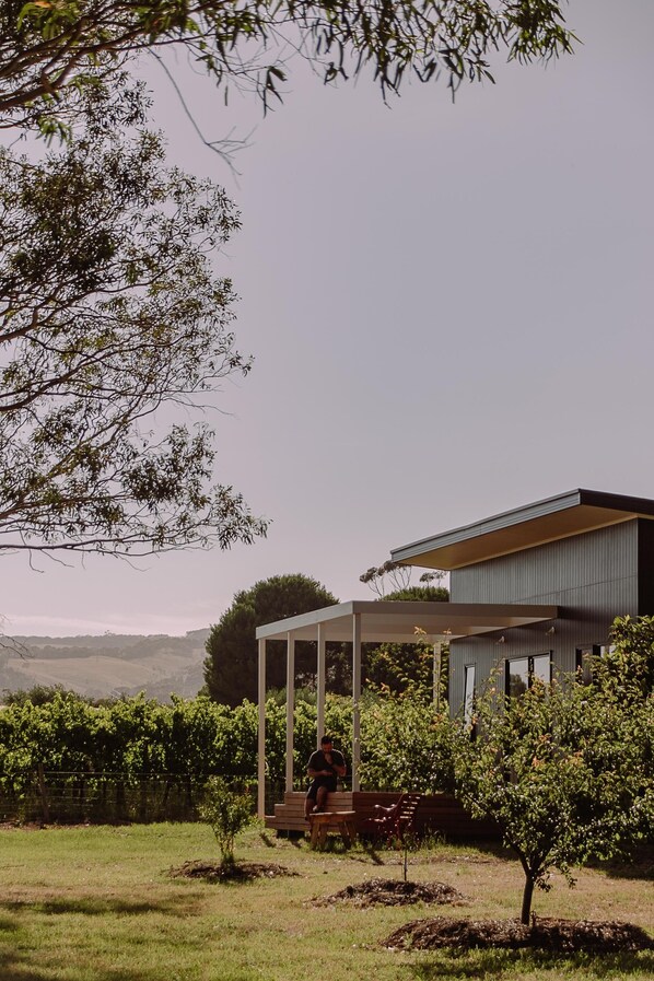 Property grounds - Little Lodge - Willunga - C21 SouthCoast Holidays (Willunga)