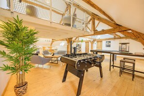 Game room - Gîte des 10 Potiers au Coeur des Ardennes, à 500 m de la Voie Verte (Raucourt-et-Flaba)