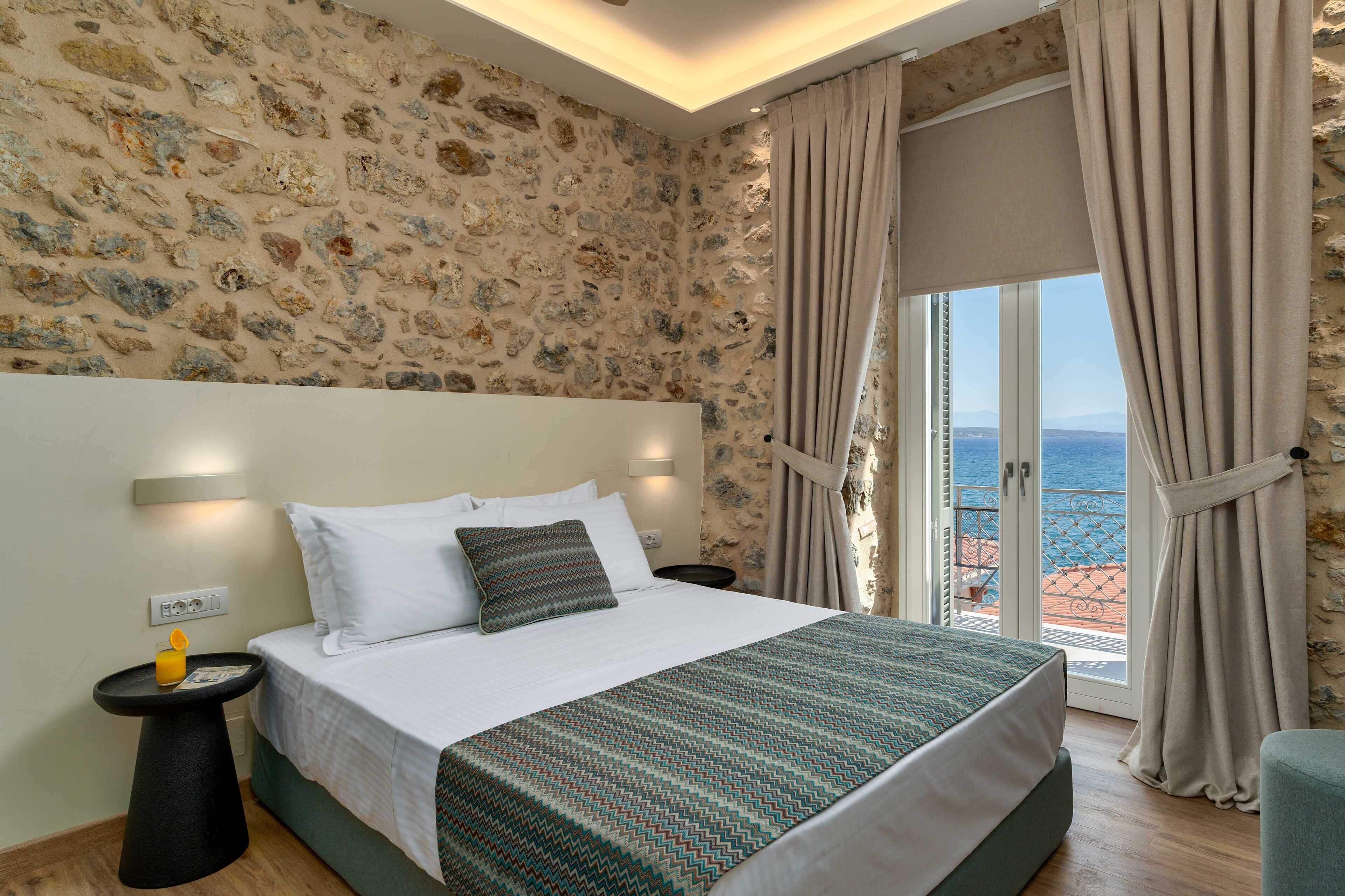 Superior Double Room, Balcony, Sea View | Premium bedding, minibar, in-room safe, desk
