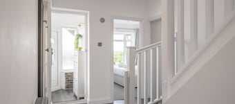 Beautiful & Peaceful 4 bedroom House in Brighton, with garden, EV & driveway