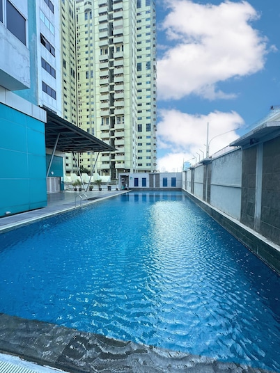 IZI COZI HOTEL KEMAYORAN