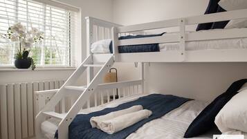 3 bedrooms, desk, free WiFi