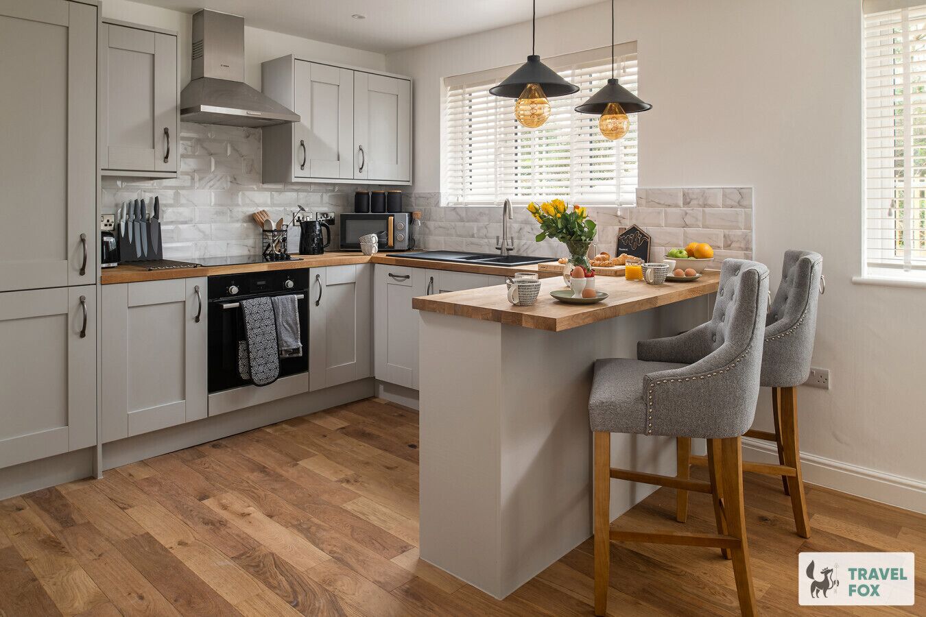 Fridge, microwave, oven, dishwasher