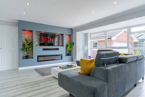 Fernseher, Kamin