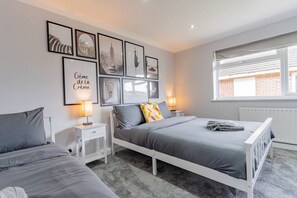 3 chambres, bureau, fer et planche à repasser, Wi-Fi