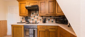 Rocester Rest - Near to JCB+Alton Towers, Netflix