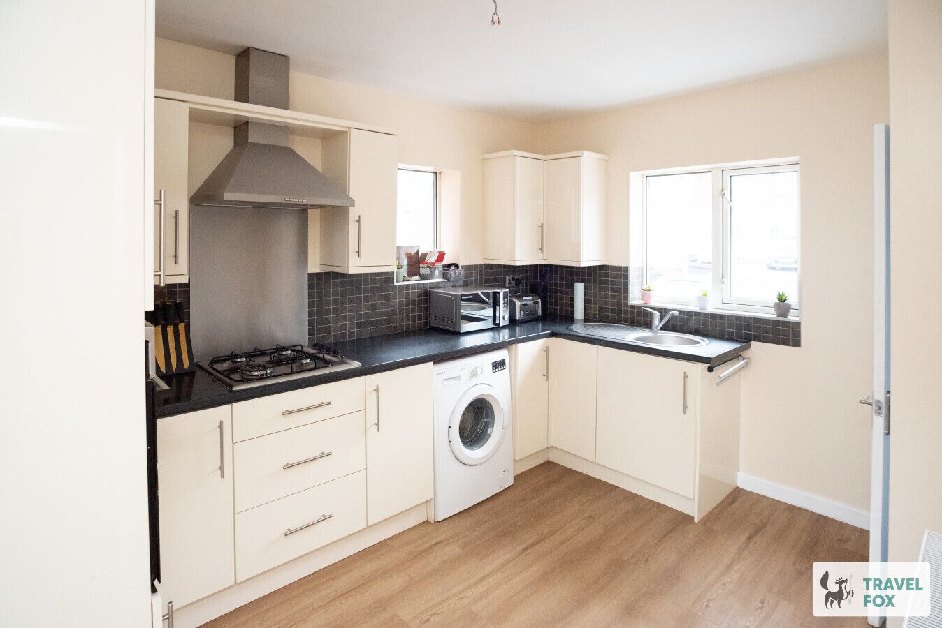 Réfrigérateur, micro-ondes, four, grille-pain