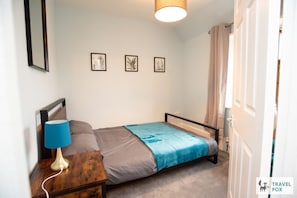 Iron/ironing board, WiFi, bed sheets