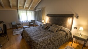 Exclusive Studio Suite, 1 Bedroom, Hot Tub, Mountain View - Picos de Europa Suites and Rooms (Camaleno)