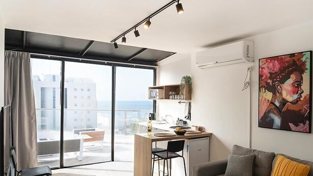Penthouse familiar