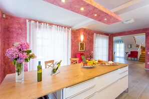 Dining - Villa Stupenda with private pool and jacuzzi in Porec (Porec)