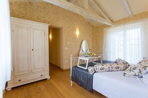 4 chambres, fer et planche à repasser, Wi-Fi gratuit, draps fournis