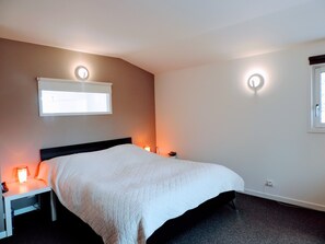 4 habitaciones, tabla de planchar con plancha y wifi gratis