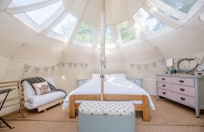 Cabin | 1 bedroom, bed sheets - Beautiful Bell Tent in Suffolk (Saxmundham)