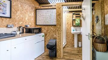 Kabin | Dapur pribadi | Lemari es, microwave, dan ketel listrik