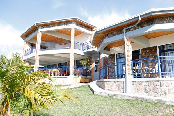 Front of property - Kay Sun Hotel - lake kivu (Boneza)