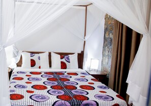 Computer monitors, printers - Kay Sun Hotel - lake kivu (Boneza)