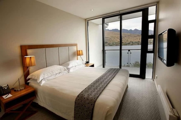 Double Room | In-room dining