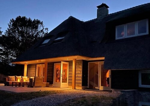 Grauwe Duun, a beautiful villa for 10 people close to the beach entrance.