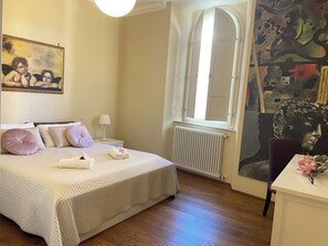 2 chambres, lit parapluie, Wi-Fi, draps fournis