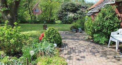 Freistehendes Ferienhaus mit GroĂem Garten