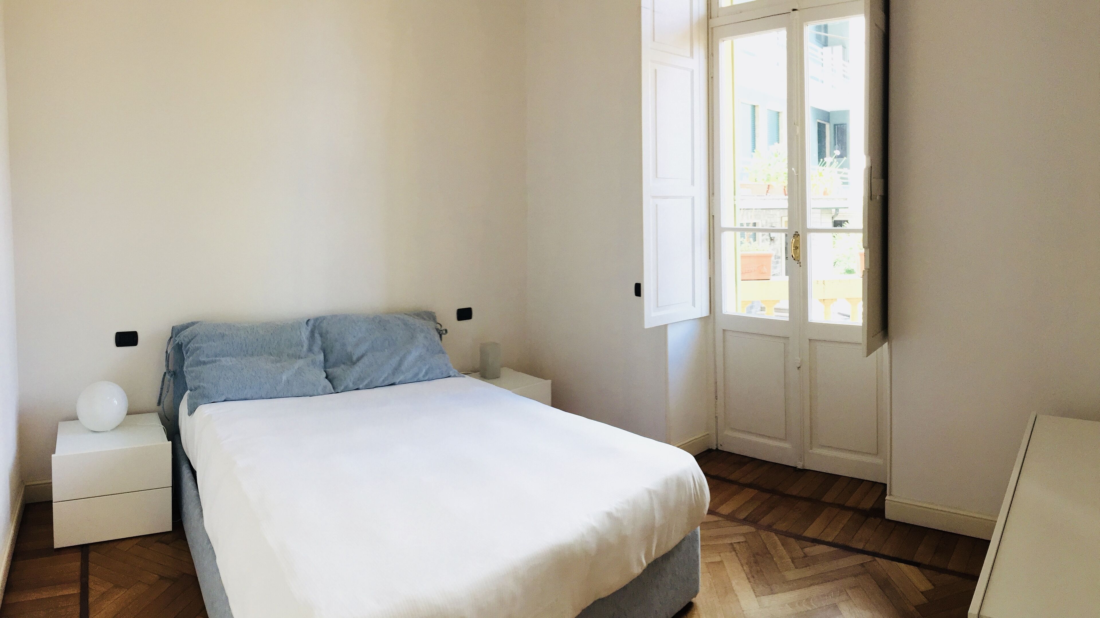 2 bedrooms, iron/ironing board, bed sheets