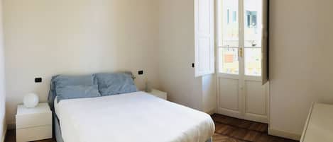 2 bedrooms, iron/ironing board, bed sheets