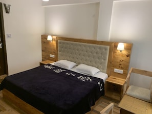 Soundproofing, free WiFi - Jungle by sturmfrei Manali (Manali)