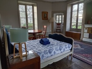 8 Schlafzimmer, Bügeleisen/Bügelbrett, kostenloses WLAN