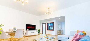 Living area - LUX The JBR BlueWaters View Suite 2 (Dubai)