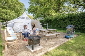 Cabin | Property grounds - Luxury Bell Tent in Suffolk (Saxmundham)