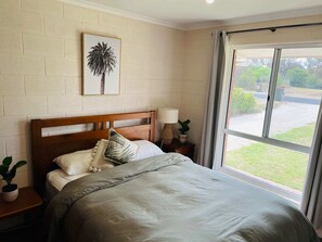 3 bedrooms, bed sheets