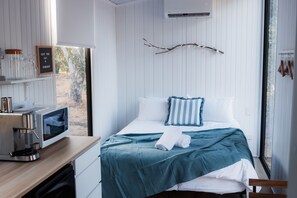 1 bedroom, WiFi, bed sheets - Djindarup Retreat 2 by Tiny Away (Margaret River)
