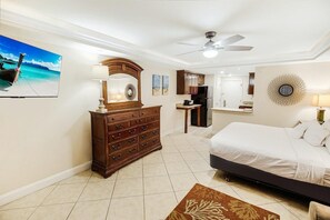 1 bedroom, internet, bed sheets - Dunes King Room Oceanfront Views (Pawleys Island)
