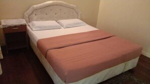 Basic Double Room - Mountain resthouse (Ranau)